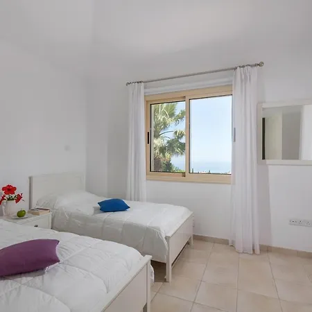 Resitour - Perneri Three Bedroom