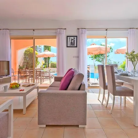 Resitour - Perneri Three Bedroom