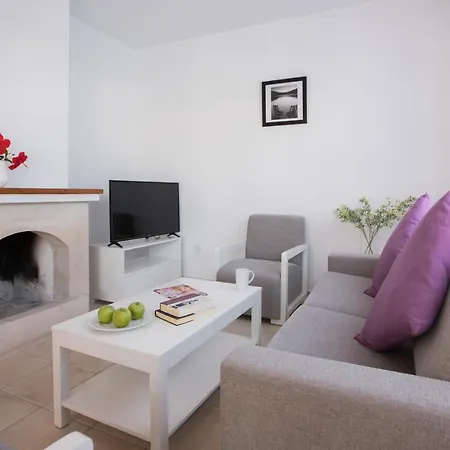 Resitour - Perneri Three Bedroom Βίλα *