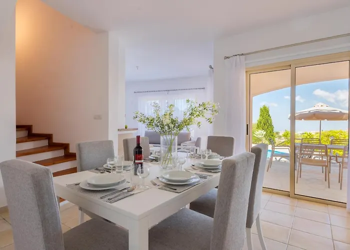 Resitour - Perneri Three Bedroom * Tala